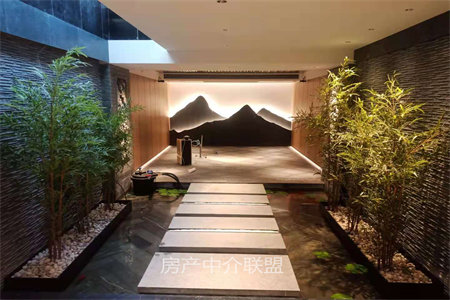 百合花园3室2厅2卫130㎡/带车库带阁楼